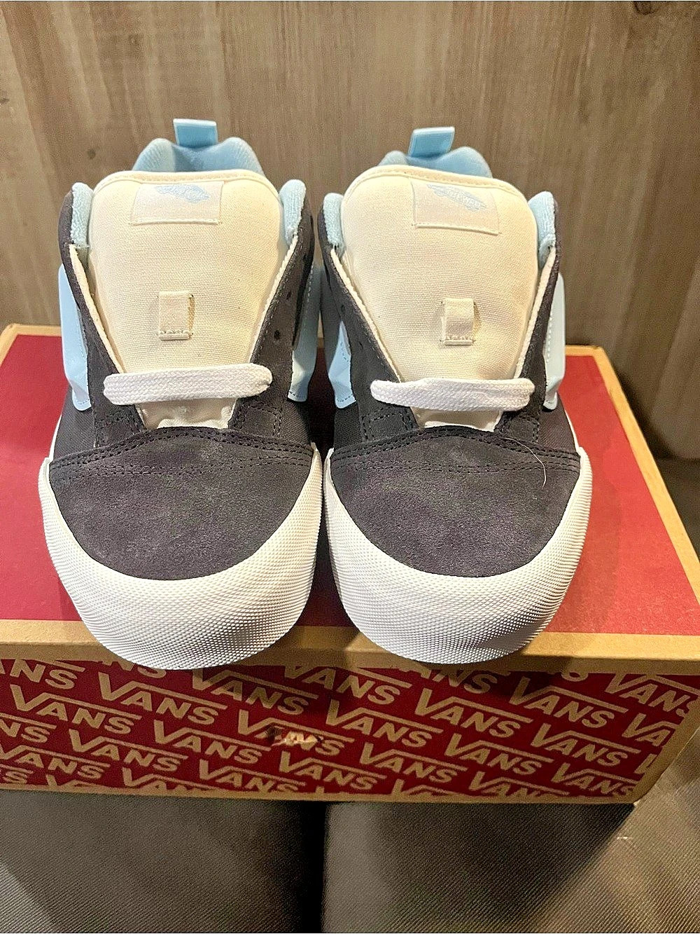 Vans Knu Skool Sneakers Black & Blue US 6 nwt
